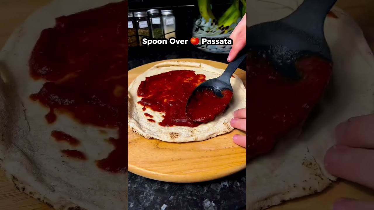 Low Calorie PAN PIZZA 🍕Quick & Easy High Protein Pan Pizza that can be made in minutes 🤩