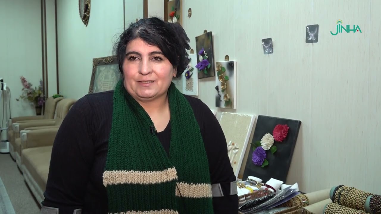ژنانی خاوەن پێداویستی تایبەت بە کارە دەستییەکانیان پشت بە خۆیان دەبەستن