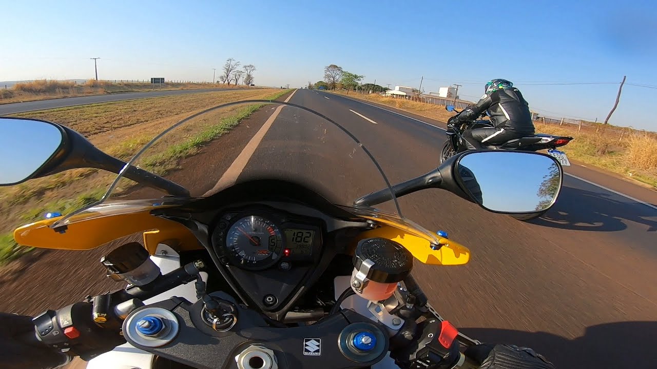Srad 1000 2008 k8 vs Srad 1000 2012 - GSXR tocada MotoGP