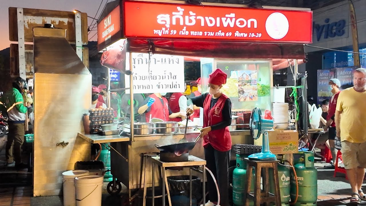 【Street Food】Authentic Thai Wok Cooking in Chiang Mai