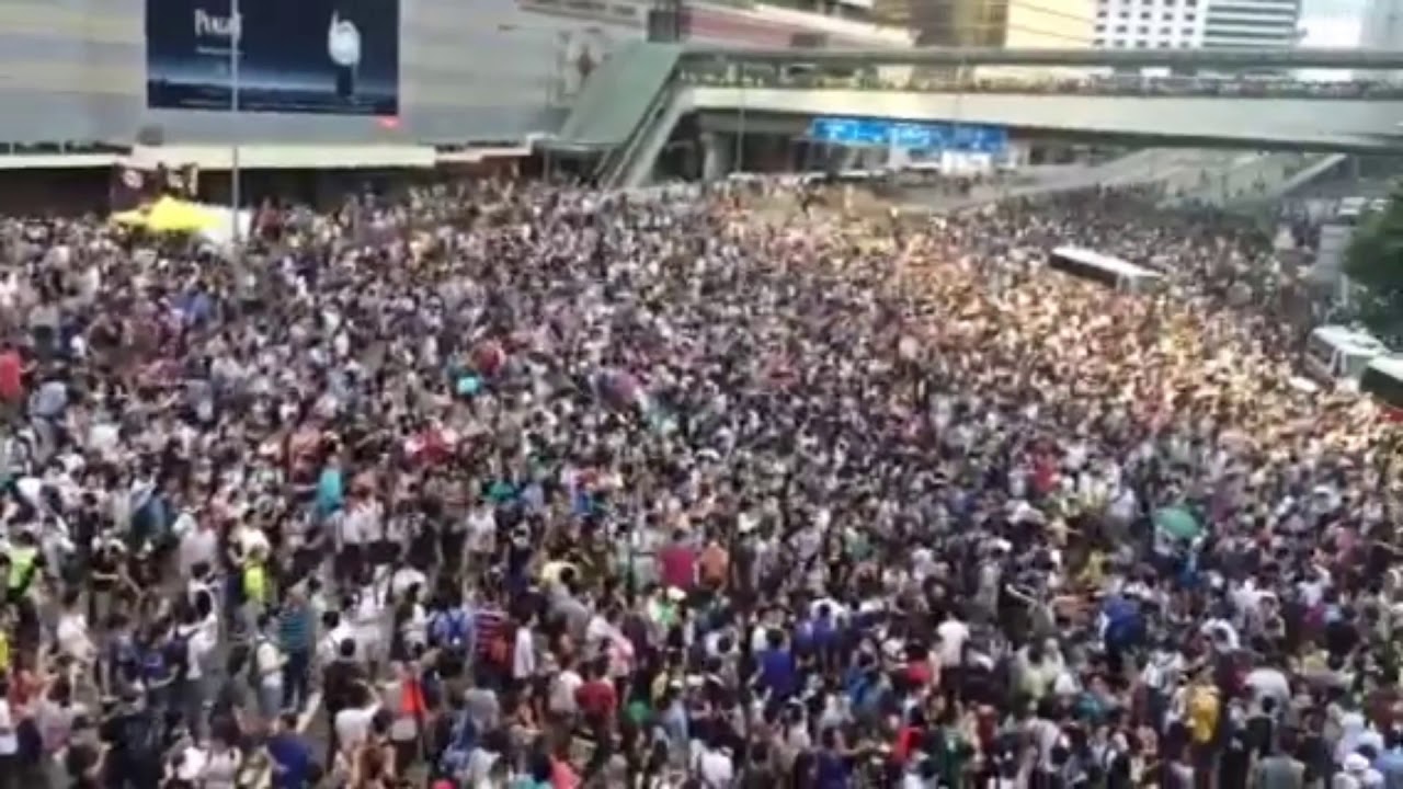 Crowd start shouting siddharth in indonesia