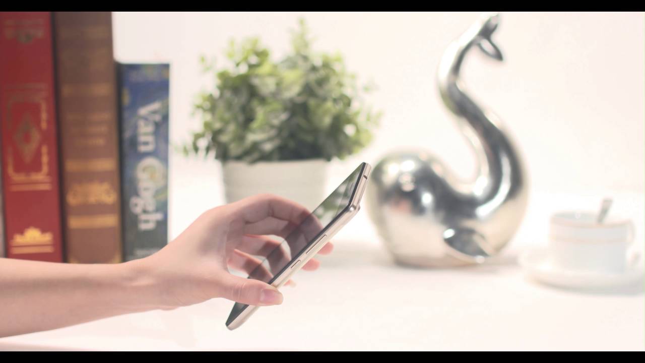 it1516Plus&mdash;Slim Metal Unibody