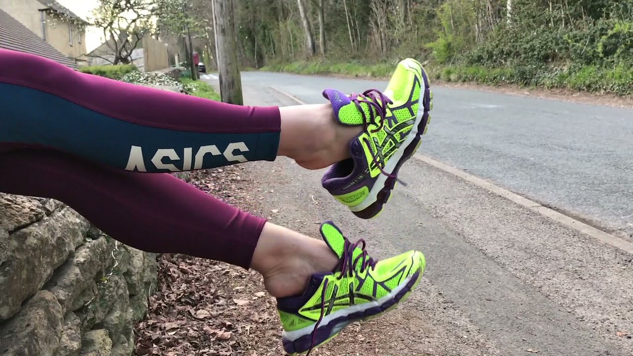 Kate's Asics sockless shoeplay