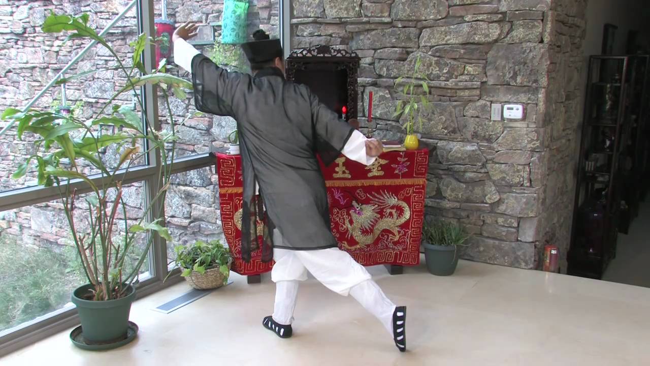 Taoism: Stillness in motion