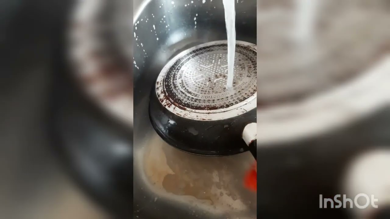 Самое ЭФФЕКТИВНОЕ и ДЕШЁВОЕ средство для очистки СКОВОРОДЫ и КАСТРЮЛЬ! Как легко очистить сковороду!