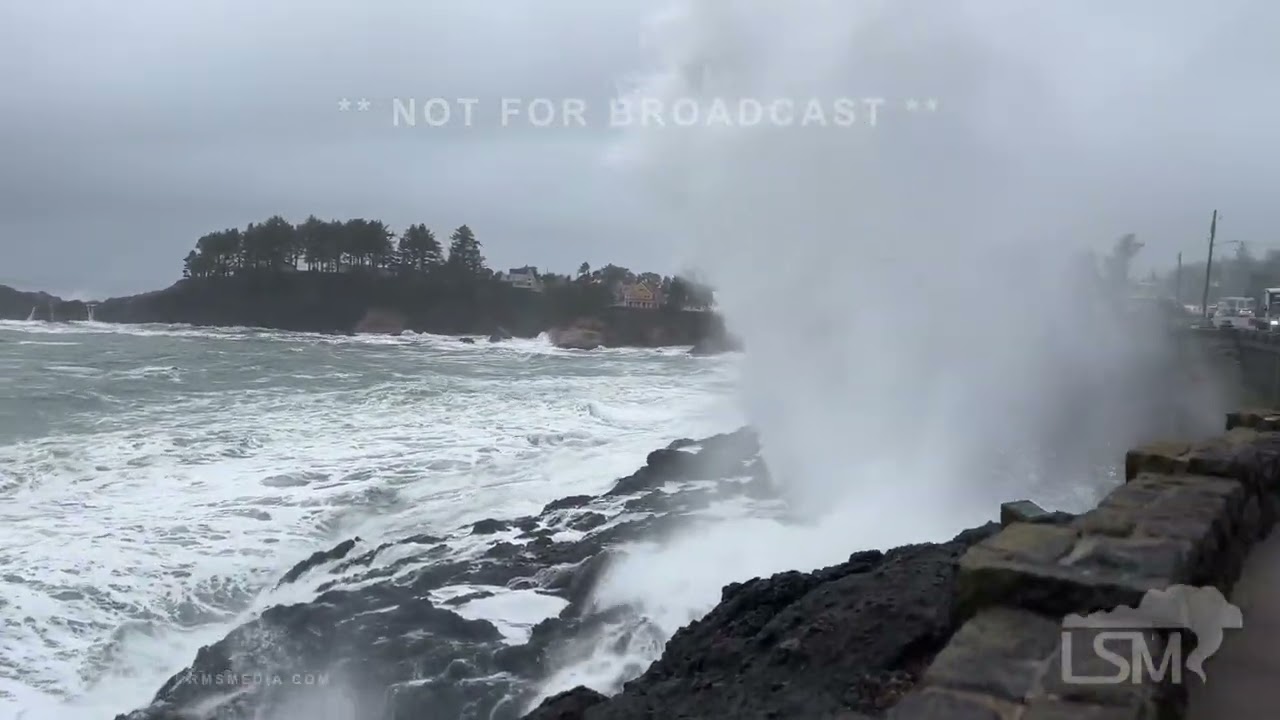 12-28-2024 Depoe Bay, OR - High surf advisory, Oregon Coast