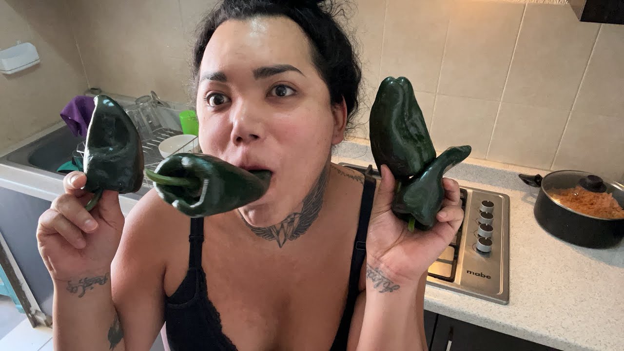 Cocinando chiles rellenos por primera vez ￼
