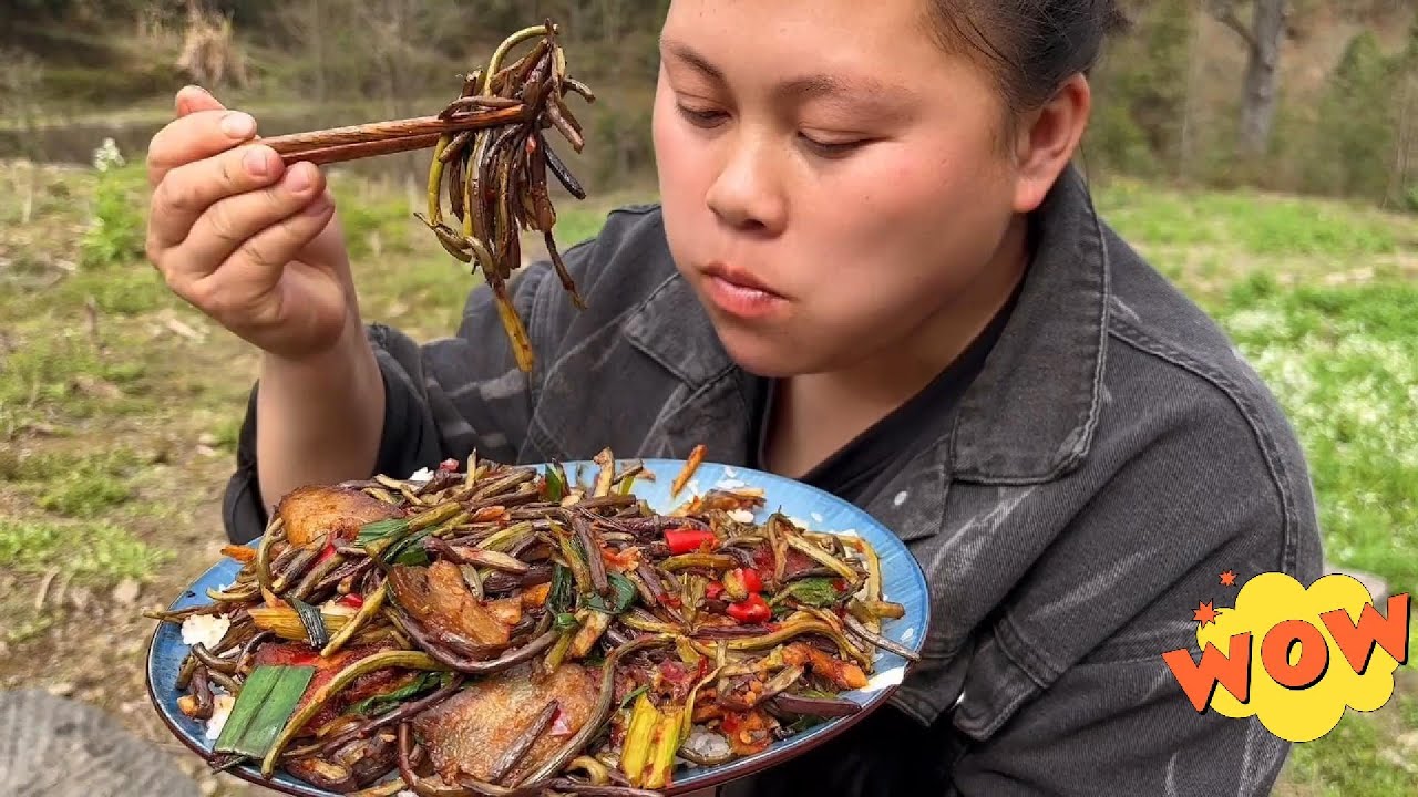 Village Girl Cooking Wild Ferns with Salted Pork | A Simple and Delicious Countryside Dish