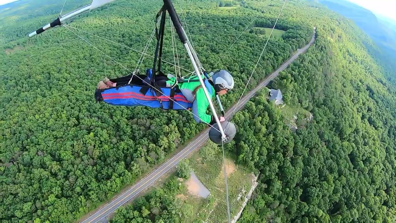 Ridge soaring flight at Lookout Mountain Flight Park (first 13 minutes)