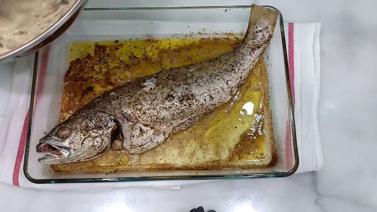 Poisson à la sauce champignon au four 👌 أطيب وصفة سمك بصوص الفطر