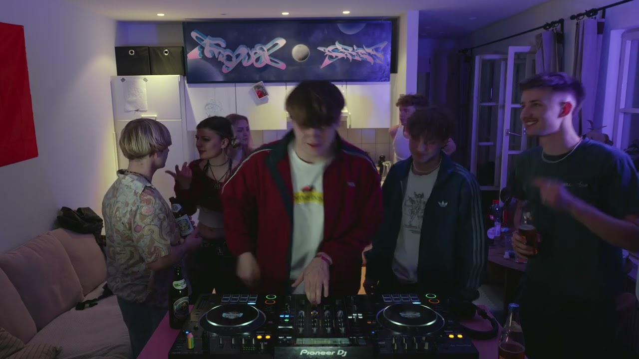 Frequenz-Cast 001: humae B2B Juu