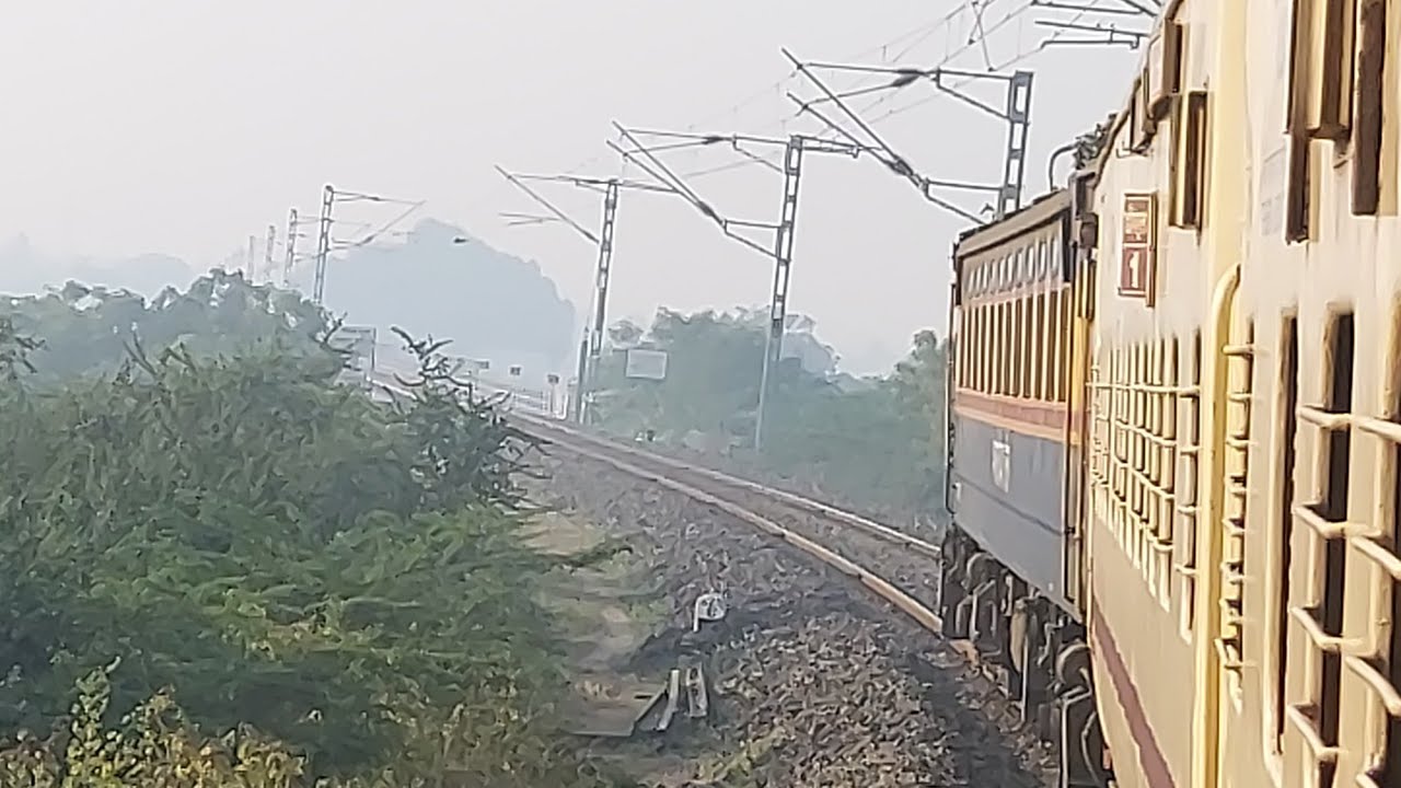 Kurduwadi jn to Pandharpur uncut train journey || WCAM3 honking🎧 || 11027 Dadar-Pandharpur sf exp
