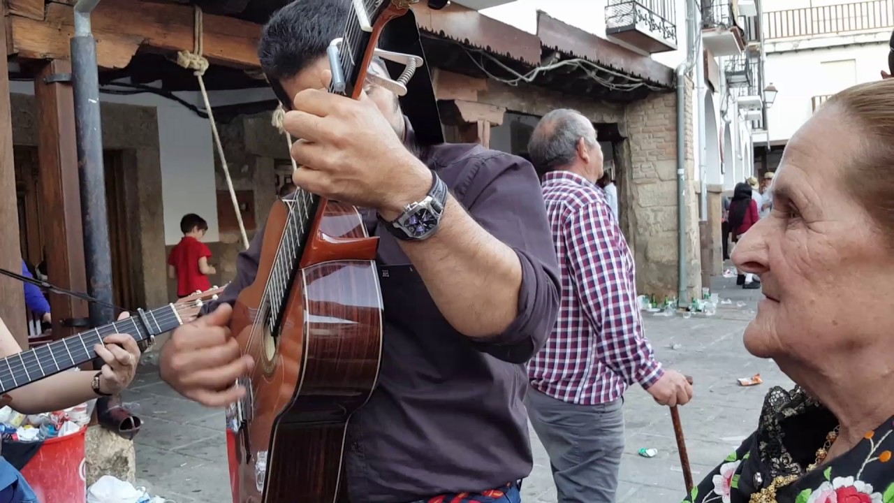 Guitarvera 2017. Ronda del domingo en la plaza