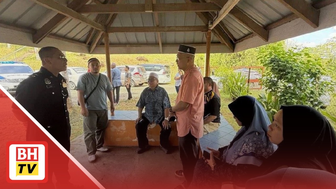 Dia telefon saya dengan suara terketar ketar maklum kemalangan, ibu sudah tidak bergerak'