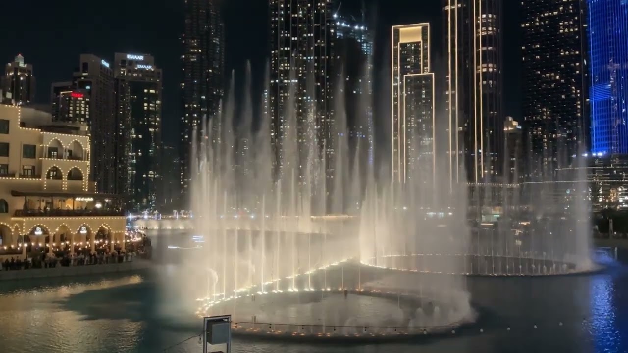 Burj Khalifa- Dubai Mall & The famous Fountain Show👌🏻⛲️🇦🇪