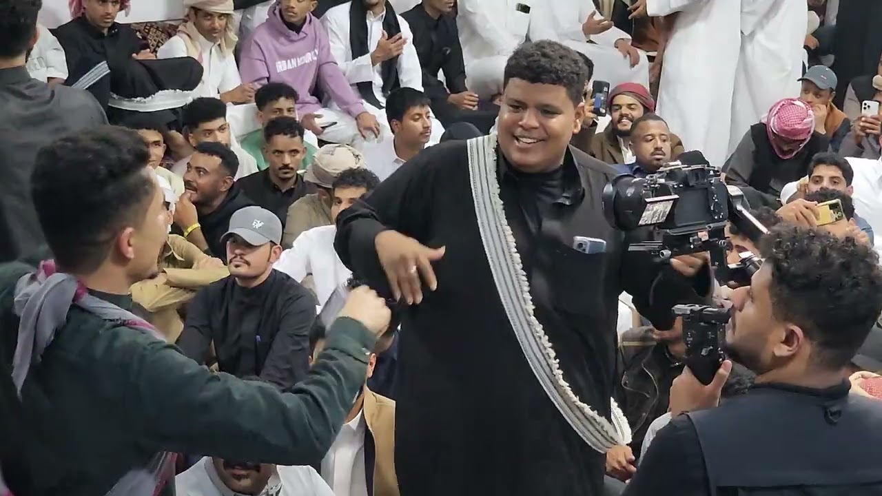 الفنان سالم لقذوف مكانه جبحكم يال باكرمان فيه العسل ماغبه النوب من سمر وشعبنة ال شبام ليلة امس بالري