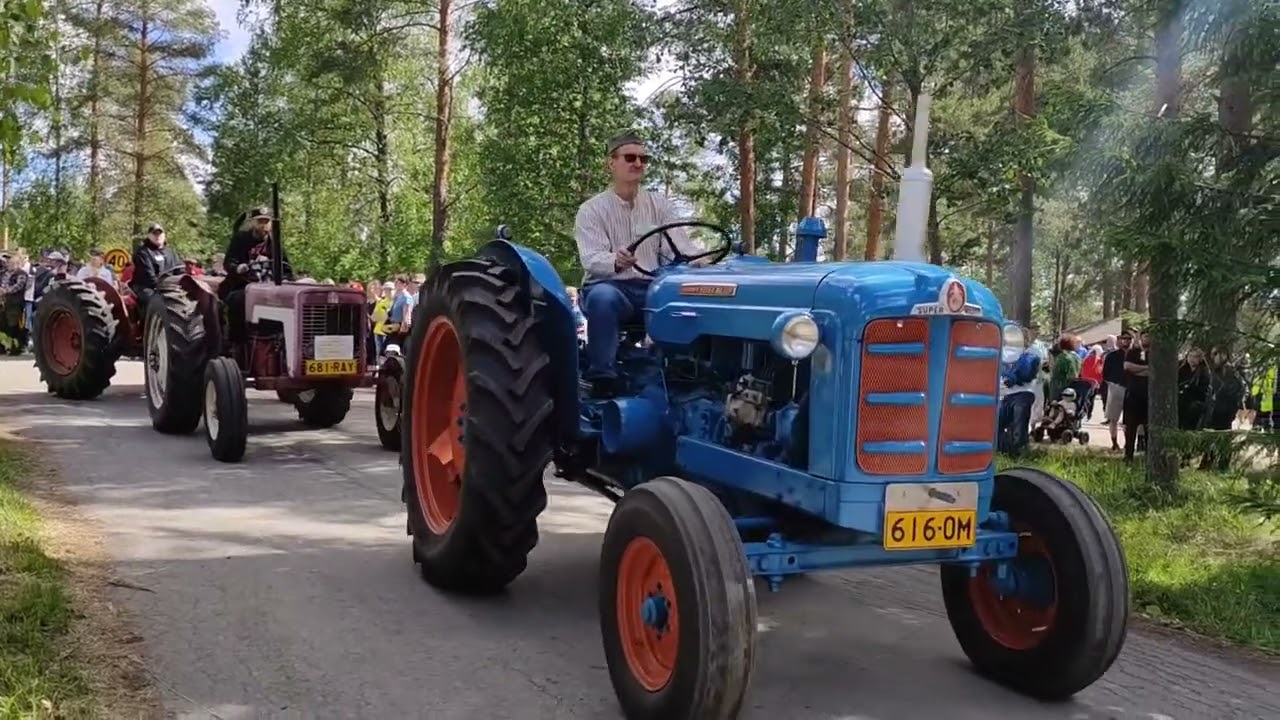 Vehicle Parades at Veteran Machine days 2024 - Ajoneuvoparaatit Weteraanikonepäivillä 2024