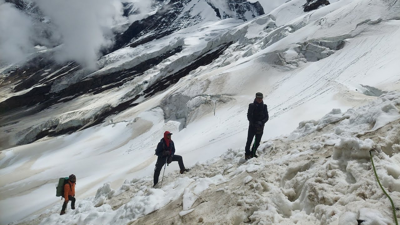Auden’s Col Pass Trek