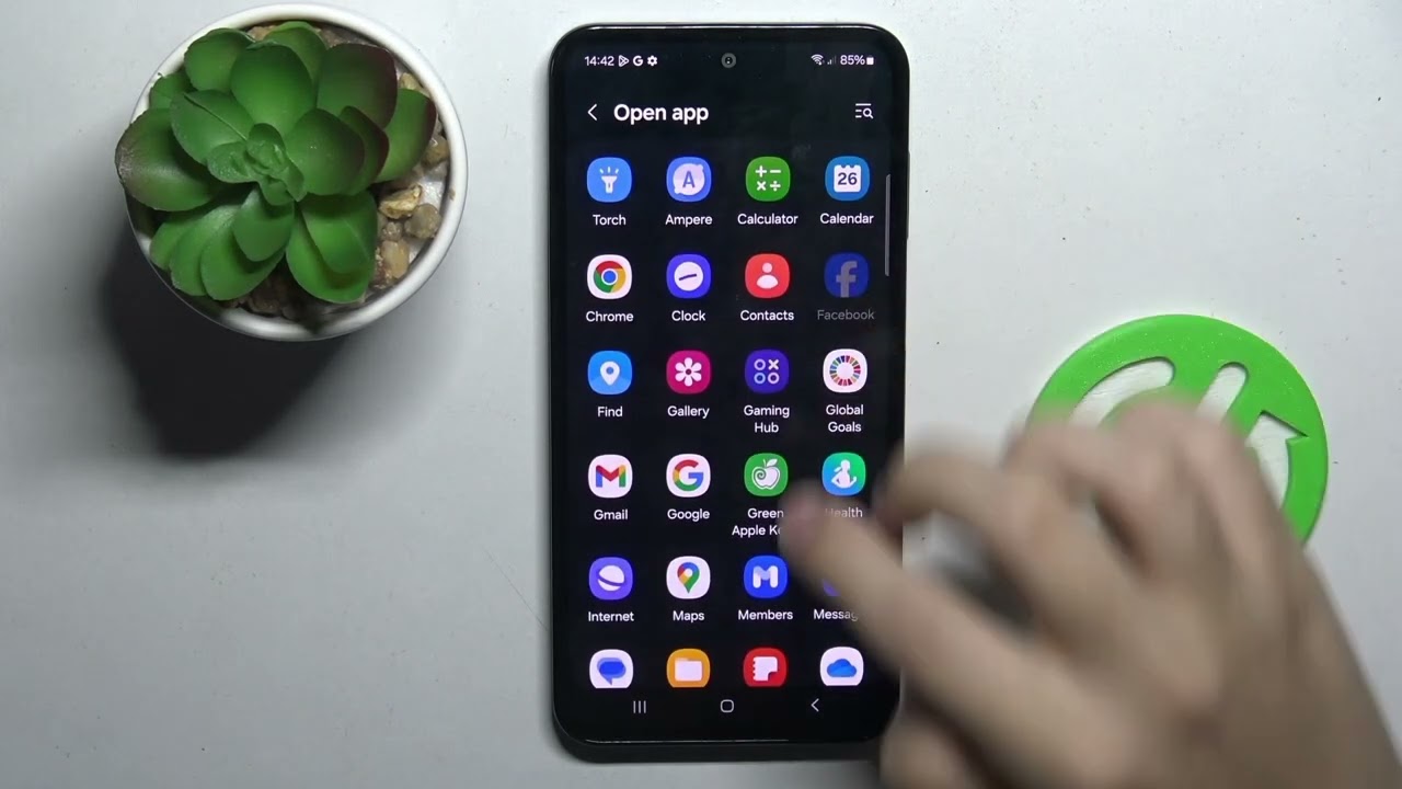 How to Enable or Disable Google Feed on Samsung Galaxy M35