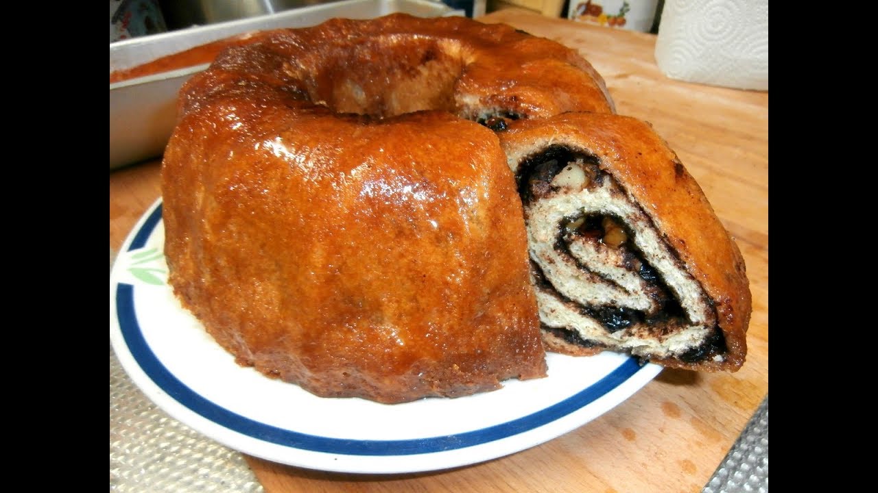עוגת בבקה קוגלהוף במלית קינמון ואגוזים-Kugelhof  cake With yeast With  cinnamon  and nuts