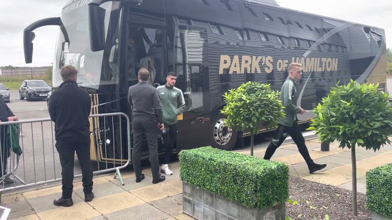 CELTIC TEAM BUS ARRIVING AT PLAYERS HOTEL BEFORE THE CELTIC V ABERDEEN GAME