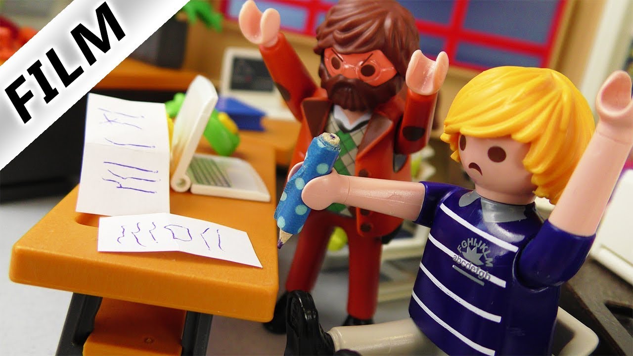 Playmobil Film Deutsch PAPA ALS SCHÜLER VERWECHSELT!35-JÄHRIGER MUSS SCHULBANK DRÜCKEN Familie Vogel