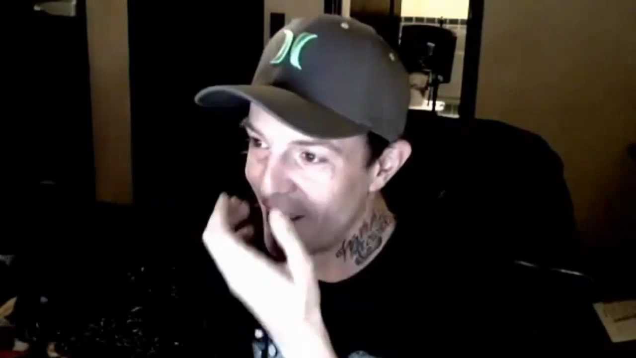 Meowingtons Attacks deadmau5!