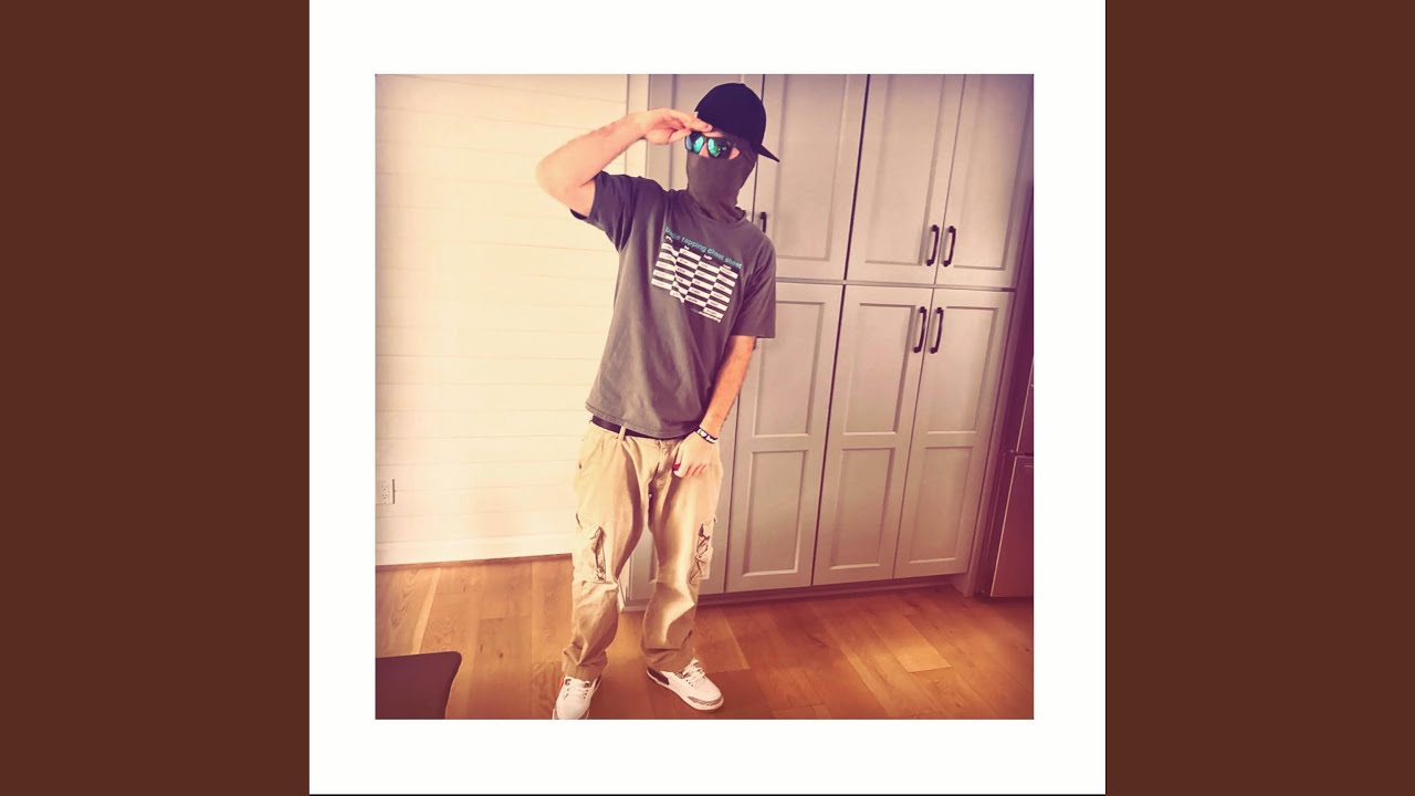 CRAZY (feat. SMOKEDOPE2016, LIL FITTED CAP & BARTESIANWATER)