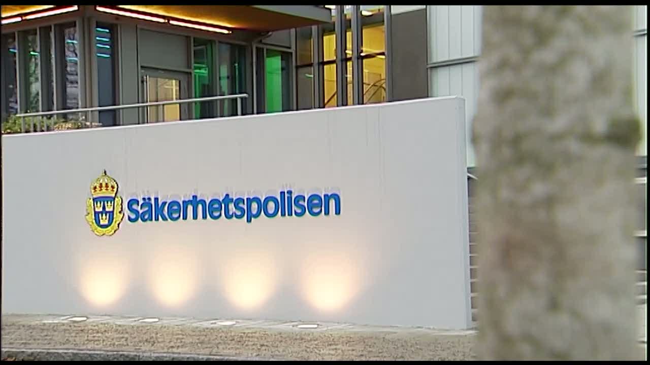 S&auml;po s&auml;nker terrorhotniv&aring;n - Nyheterna (TV4)