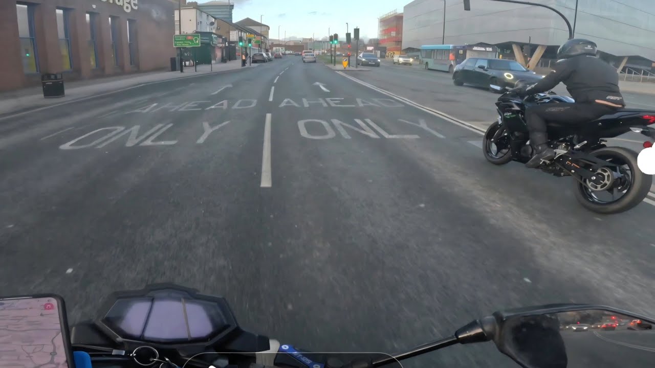 MT125 POWAA  chill ride 