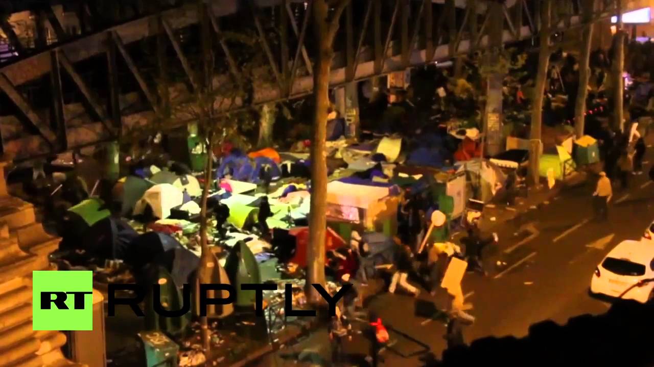 Paris: mass brawl in the refugee camp under the metro station Stalingrad