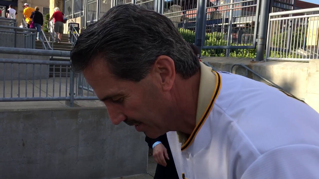 Could Barry Bonds have thrown out Sid Bream in 1992 NLCS? Bream & John Smiley appear at Pirate game