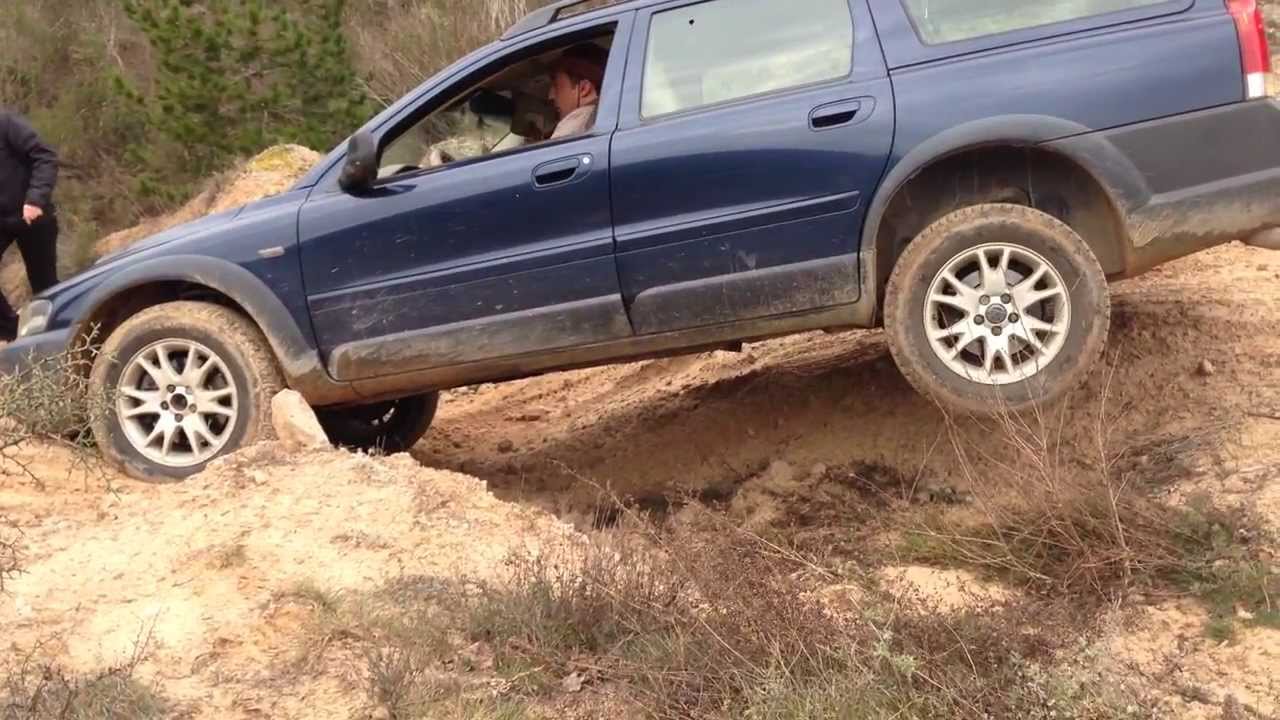 SUV-34: Volvo XC70 Off road. Good système Haldex. TRIAL; croisement de ponts.
