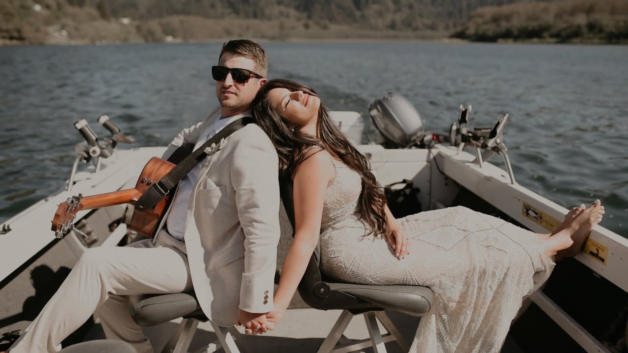 Northern California Coast Wedding Preview - First Look at private beach | Natasha and Chris