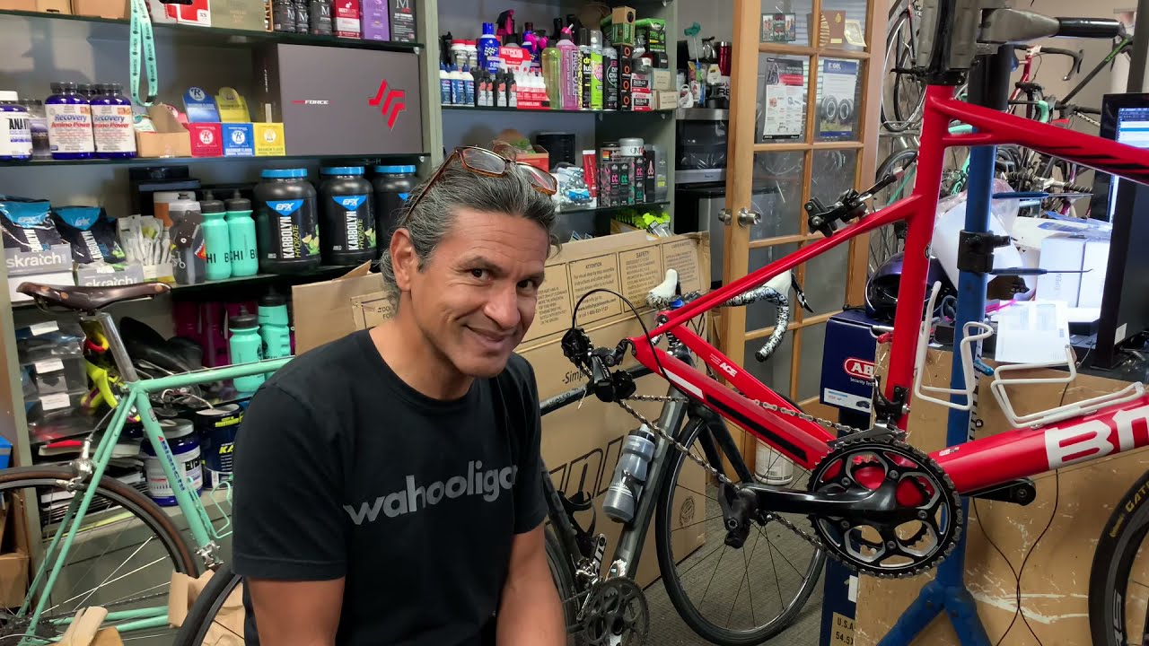 What are the different types of rear derailleur hangers? What is a rear derailleur hanger?