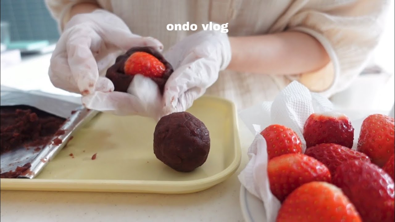 ENG)출근해서 맛있는 거 먹고,망원동 투어,딸기 찹쌀떡 만들고,파마한 일상👩🏻‍🦱