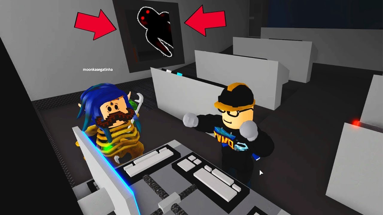 ELE ESTÁ NOS VIGIANDO | ROBLOX FLEE THE FACILITY