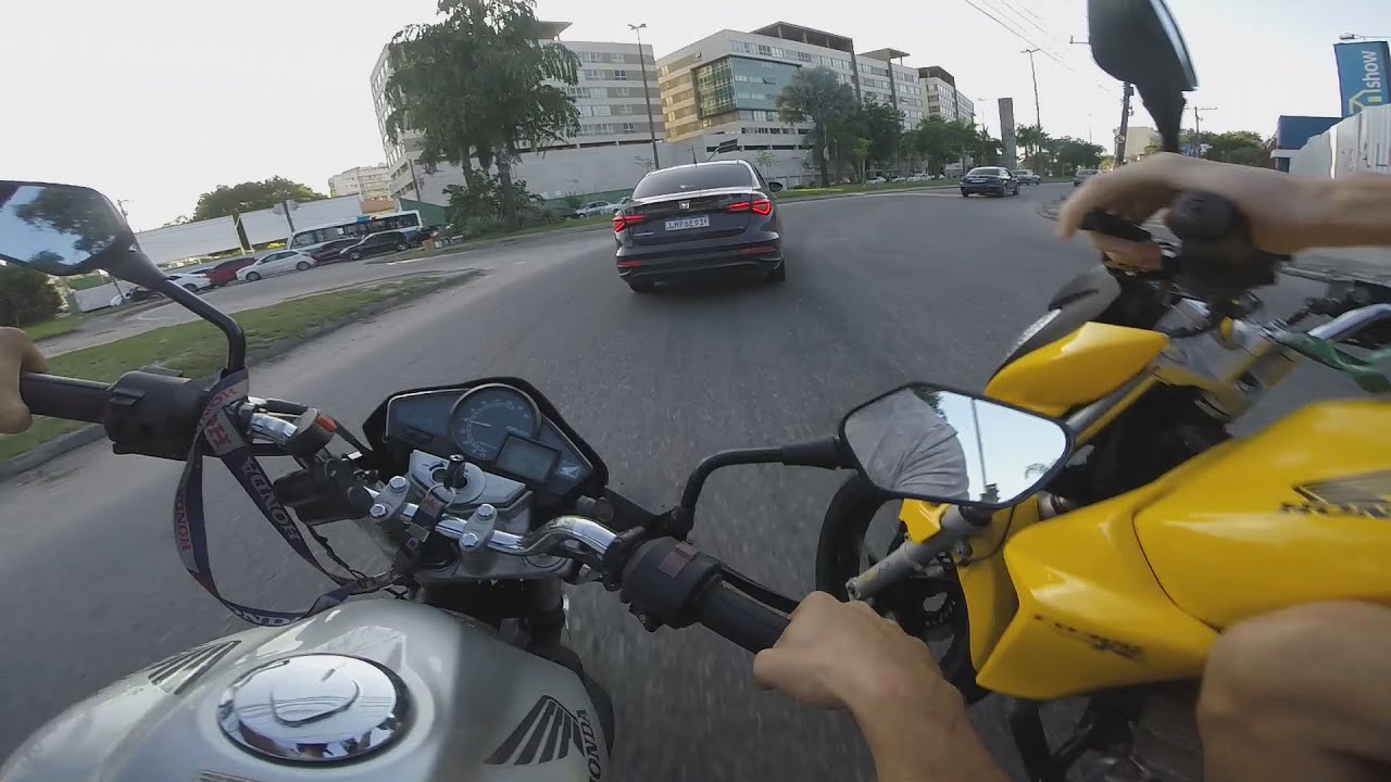 Quase deu ruim na curva - Role de CB 300