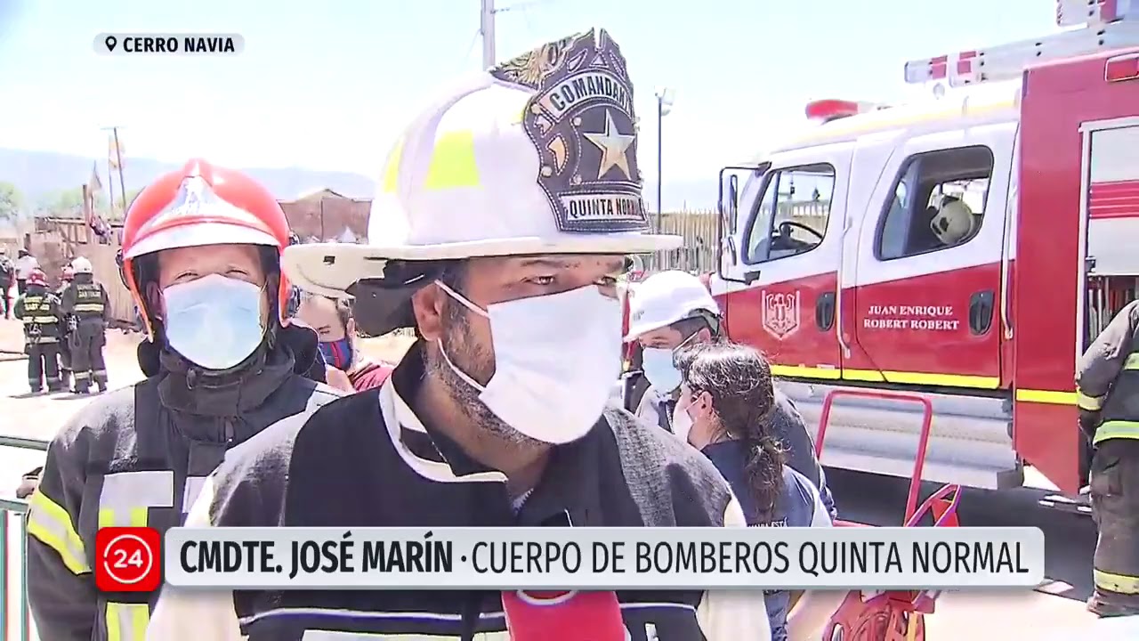 Se registra incendio en campamento de Cerro Navia: Al menos 69 viviendas afectadas | 24 Horas TVN