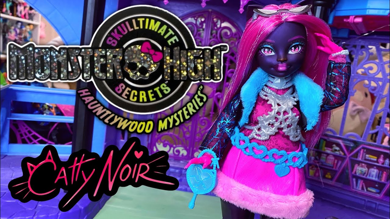 Monster High Skulltimate Secrets “Hauntlywood Mysteries” Catty Noir!