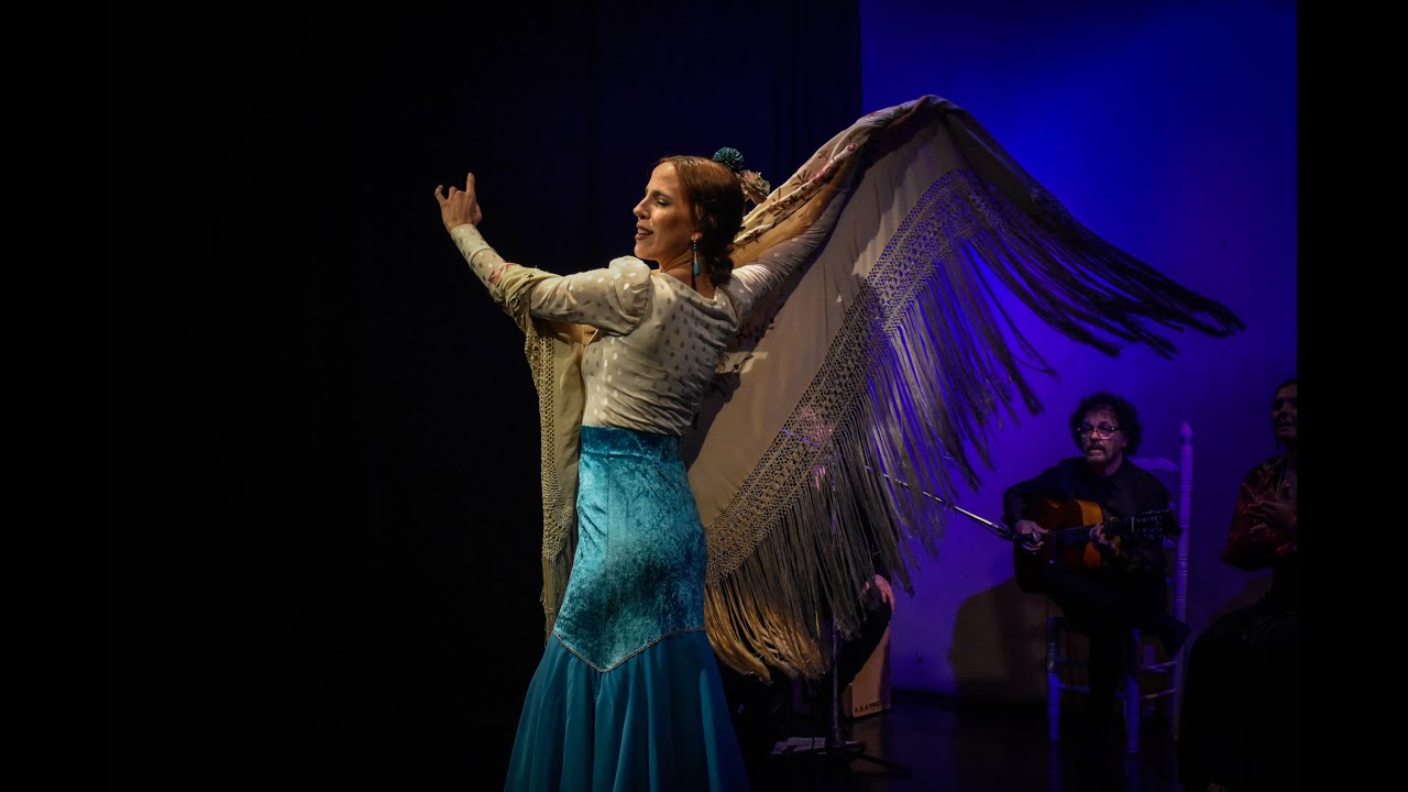 Cantiñas con mantón (flamenco)
