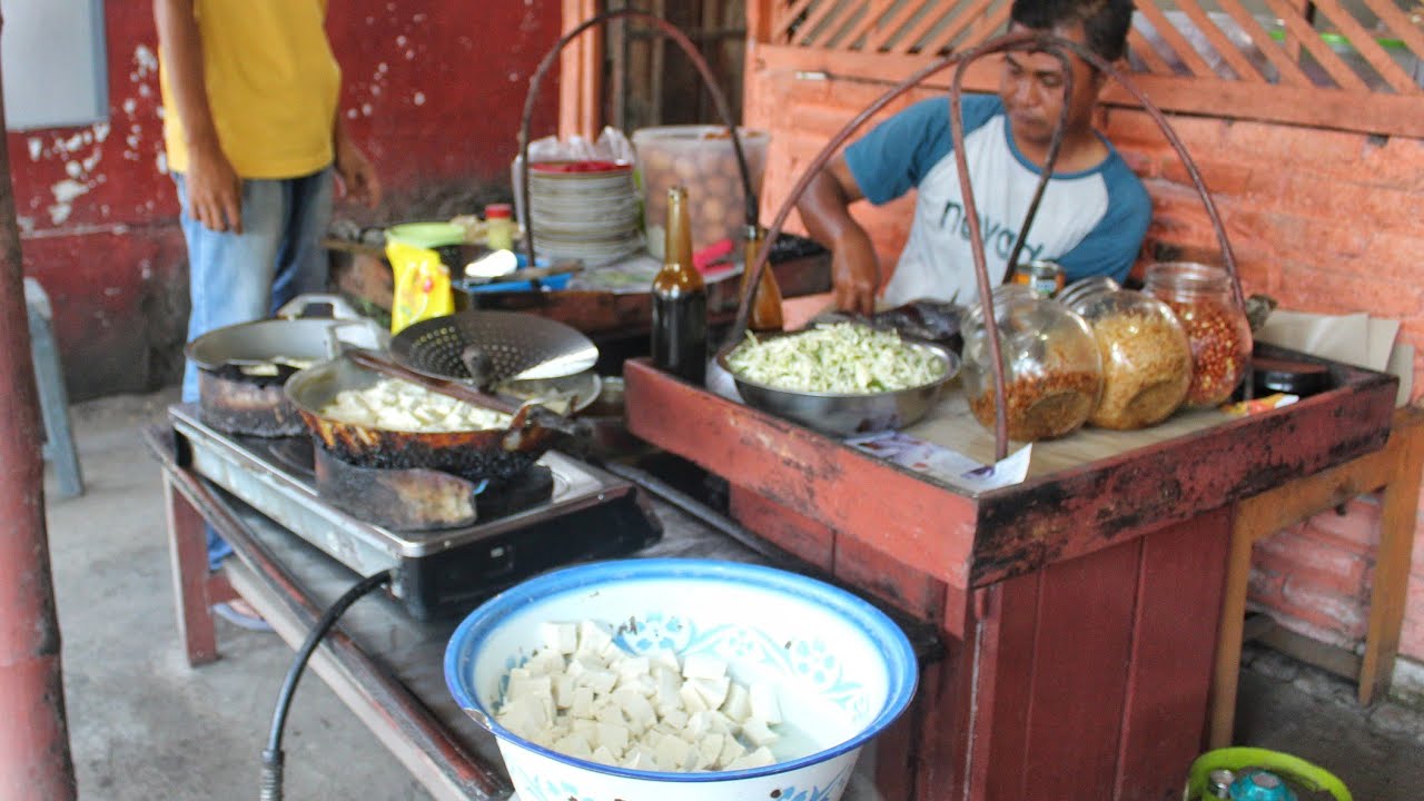 NASI TAHU TELUR PONOROGO INI SUDAH 15 TAHUN BERJUALAN. SEHARI 10 Kg TELUR HABIS