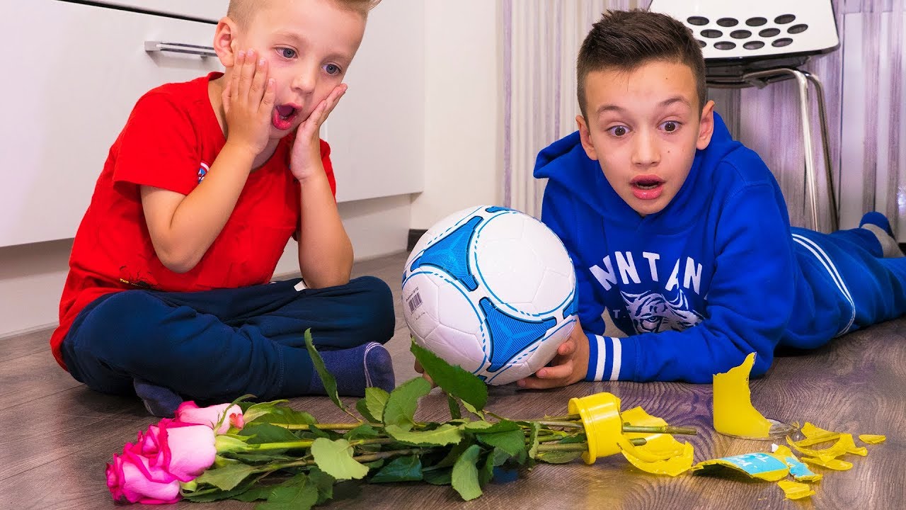 Никогда НЕ ИГРАЙ в Футбол ДОМА! Кого Папа НАКАЗАЛ!