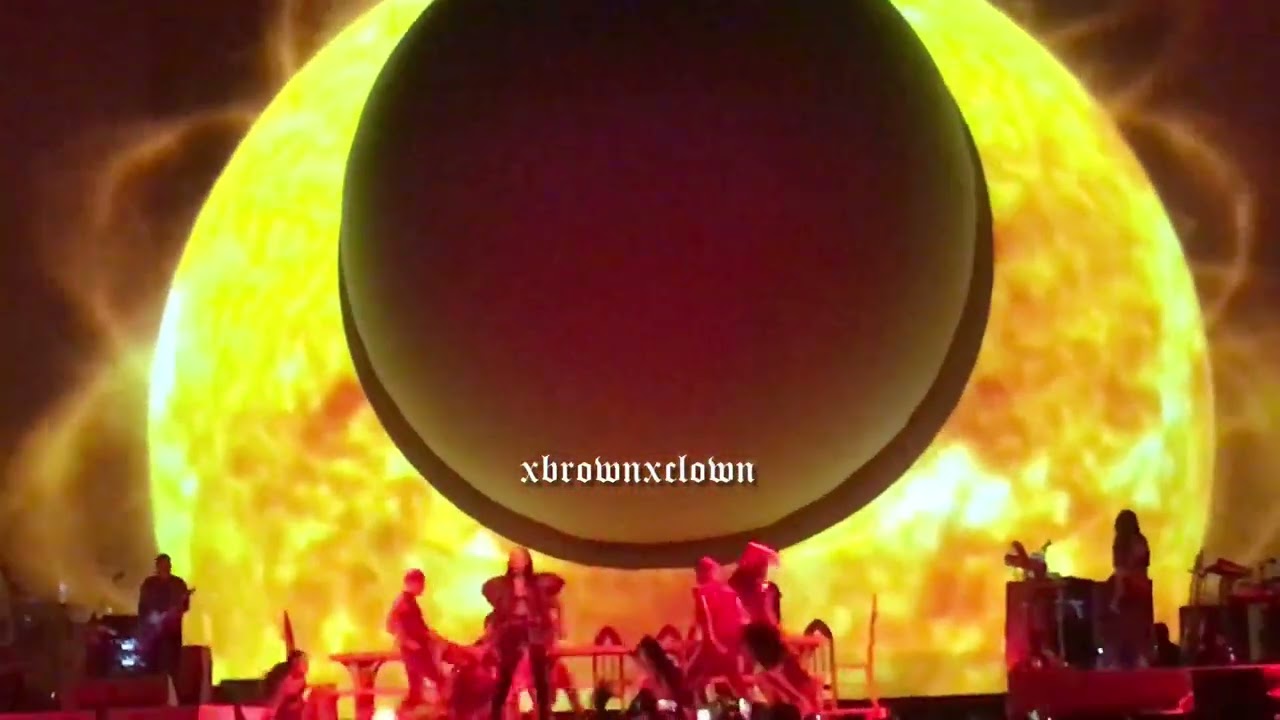 Ariana Grande - god is a woman (2019.05.06 LA Sweetener Tour)
