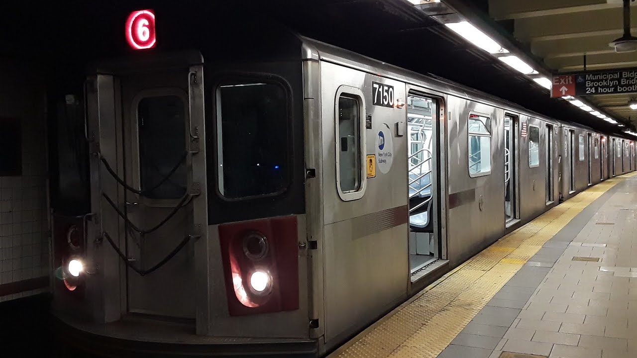 IRT Lexington Avenue: R62A, R142 & R142A (4) (5) and (6) trains @ Brooklyn Bridge - City Hall