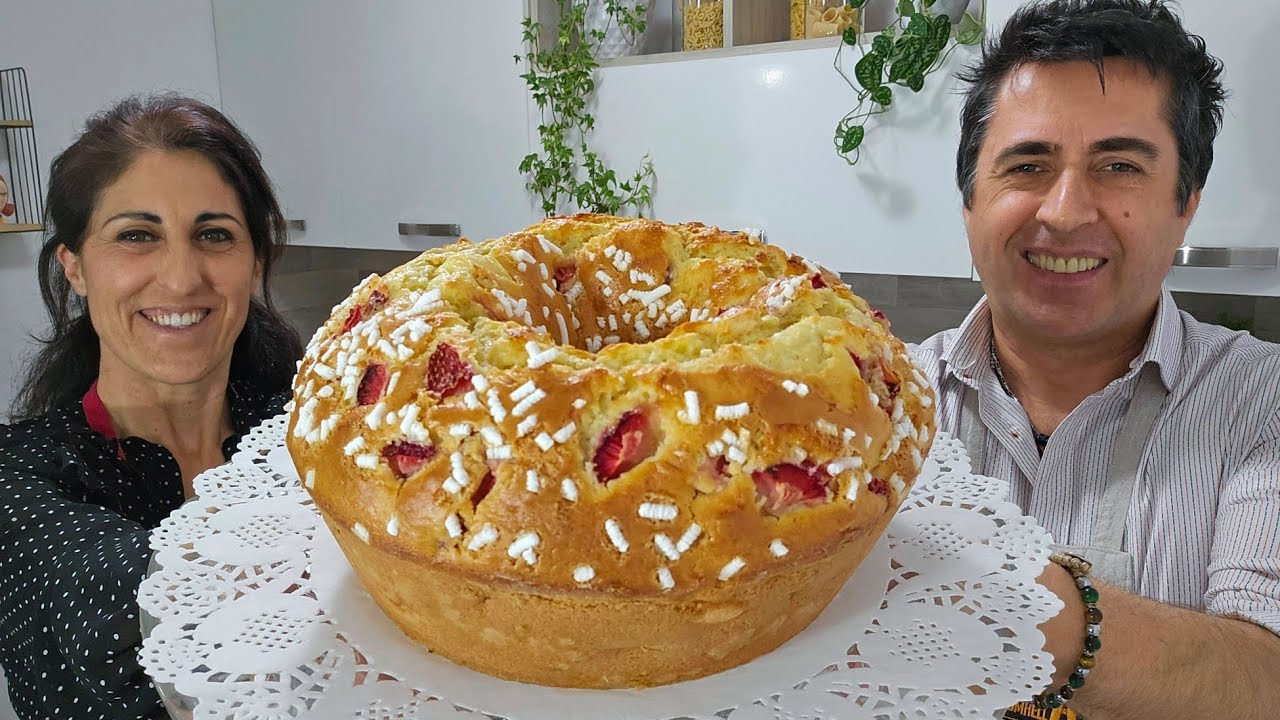 Ciambellone sofficissimo alle fragole senza burro - Ricetta