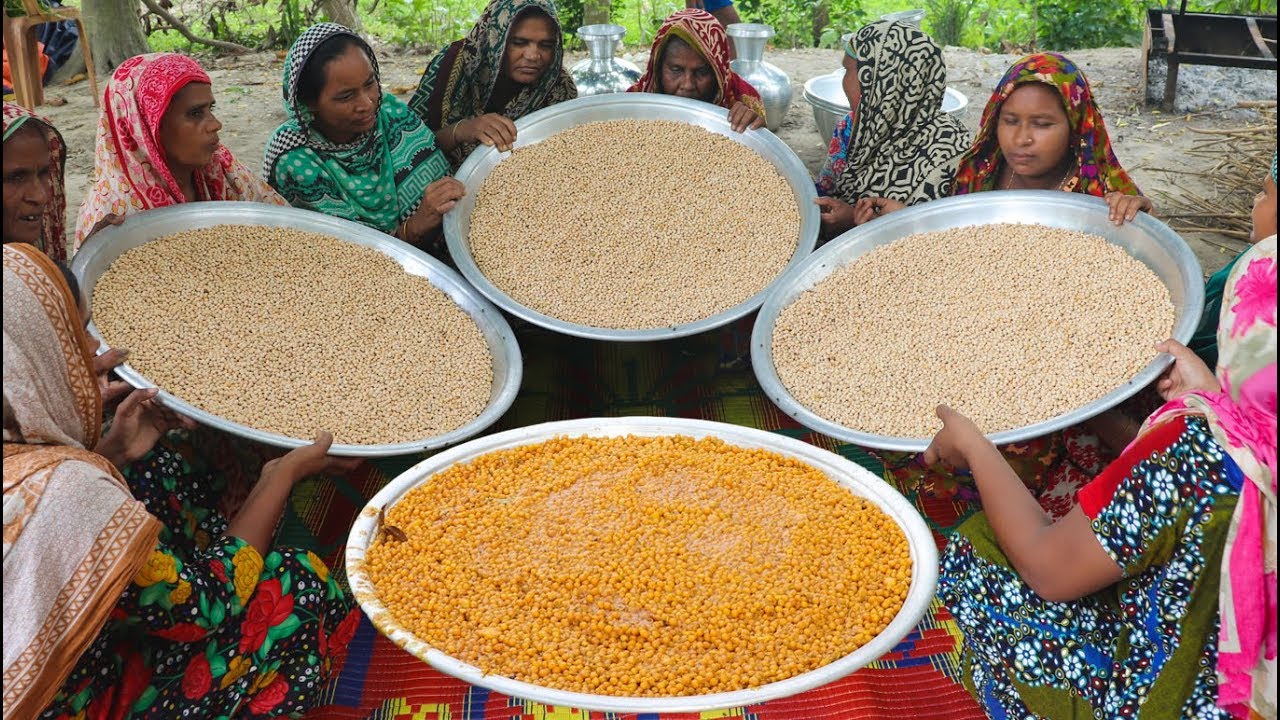 Traditional Gram Pulses Curry - Tasty Boot Dal Curry Cooking For Whole Village People