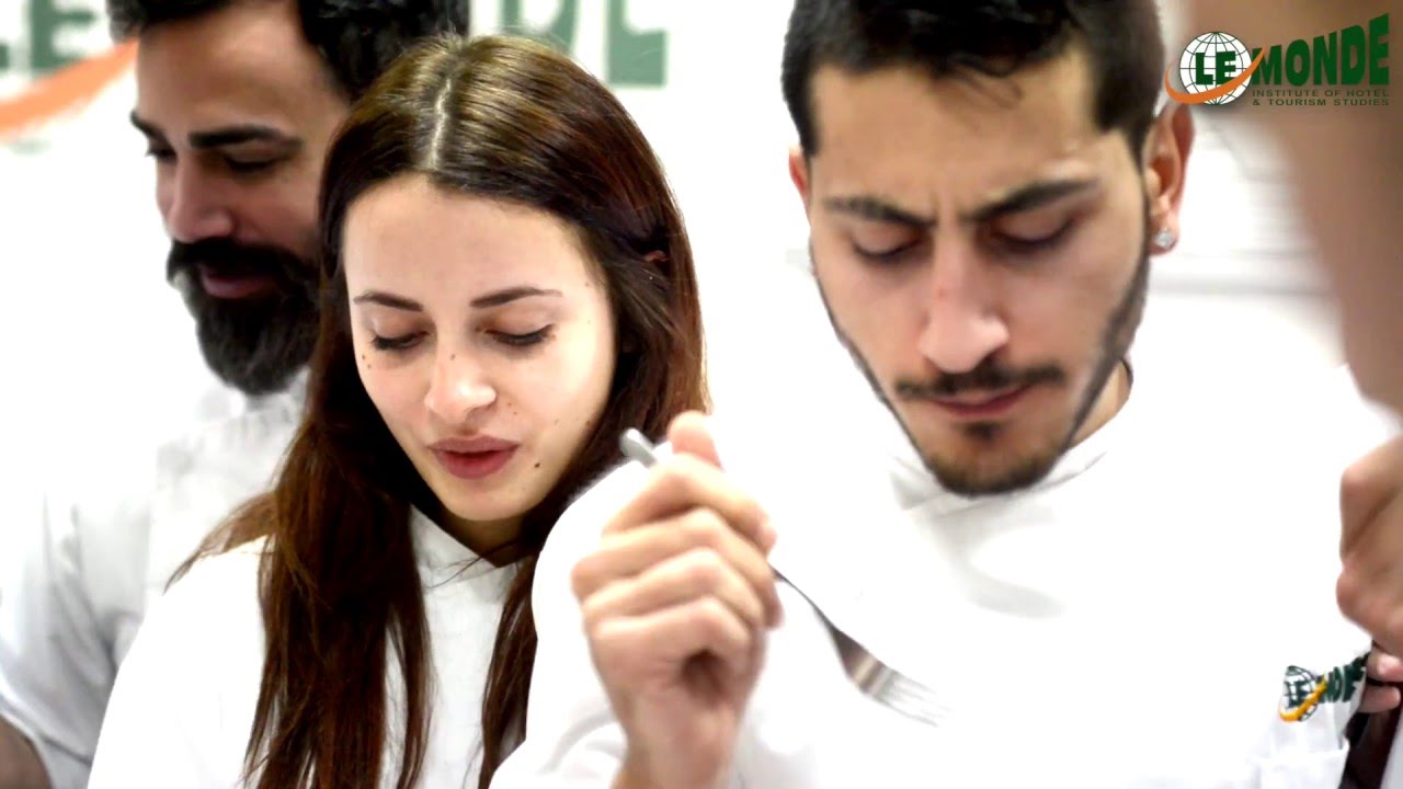LE MONDE  Chef de Cuisine Course