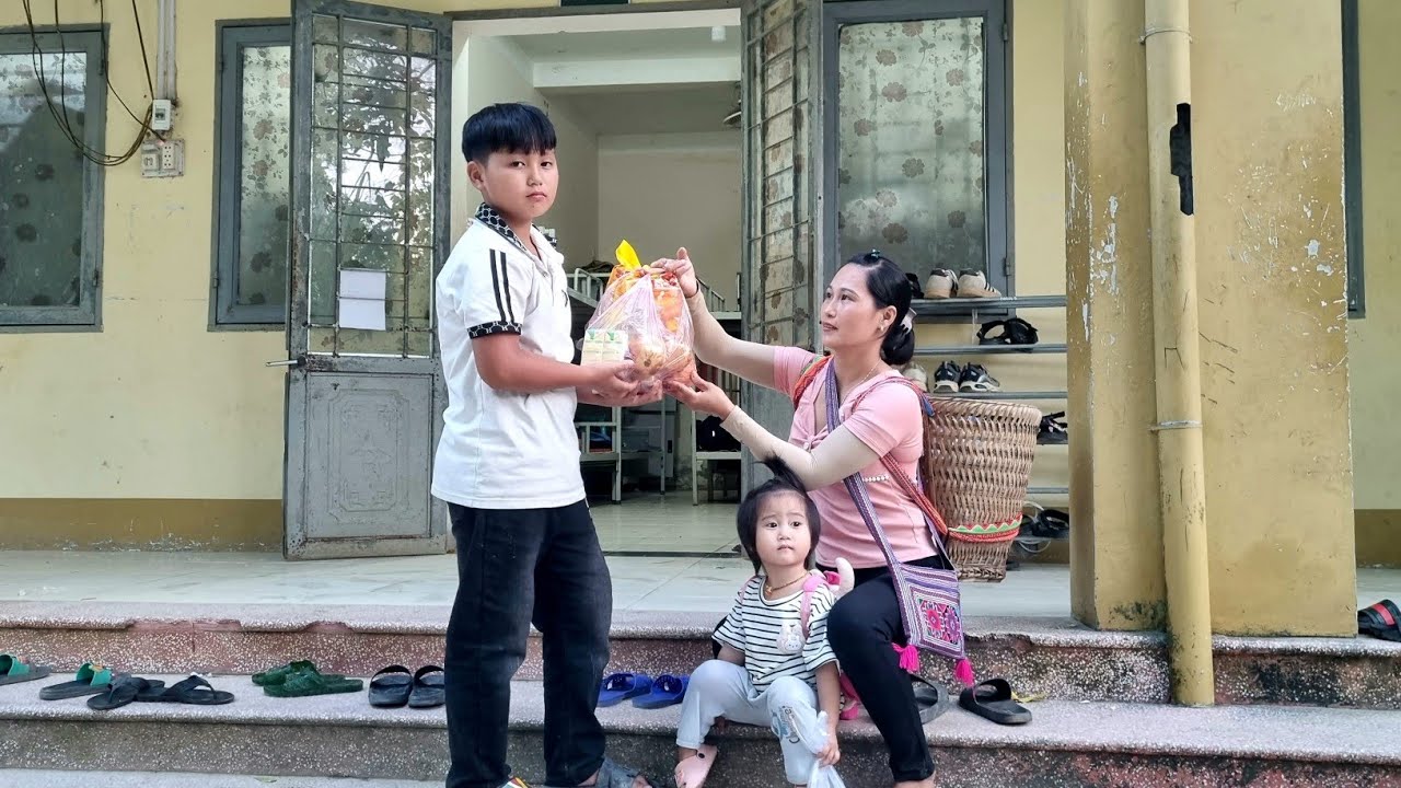 After 2 months of Hieu going away to school, we met again - Cooking with Thu in the wooden house