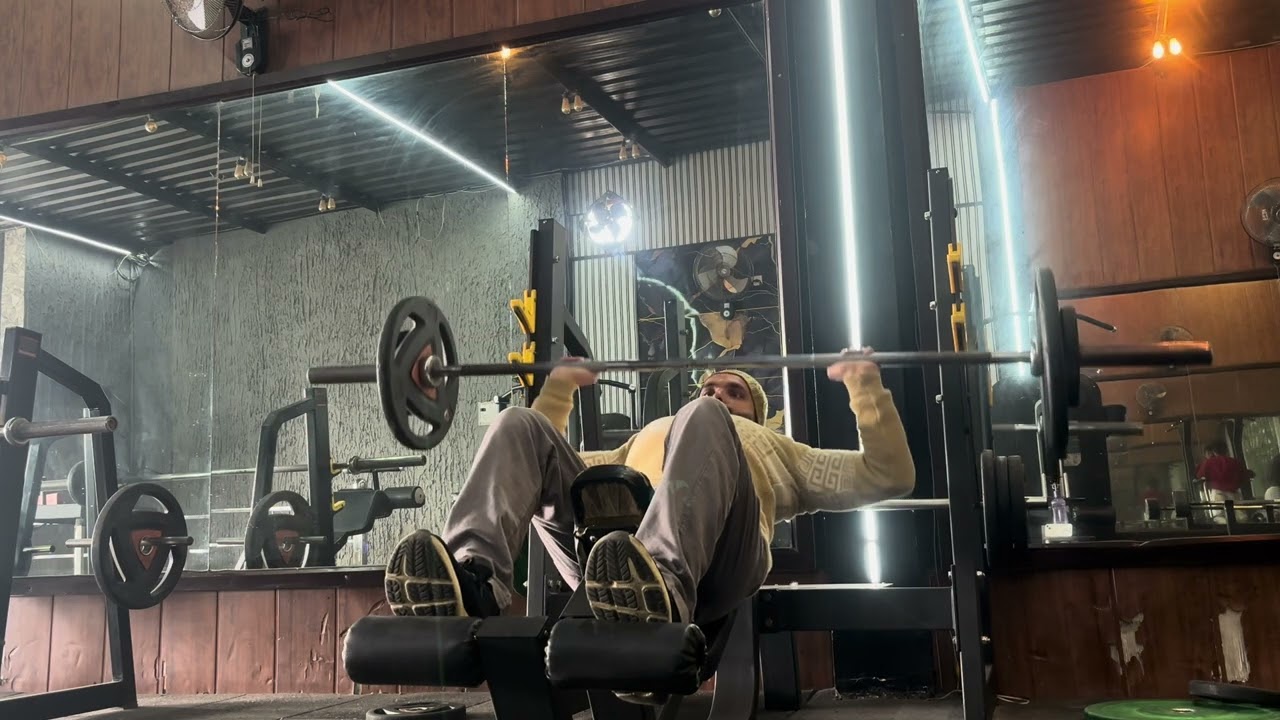 Chest workout 🏋️ #gym #motivation #rehlifts #video #trending #viral #workout 